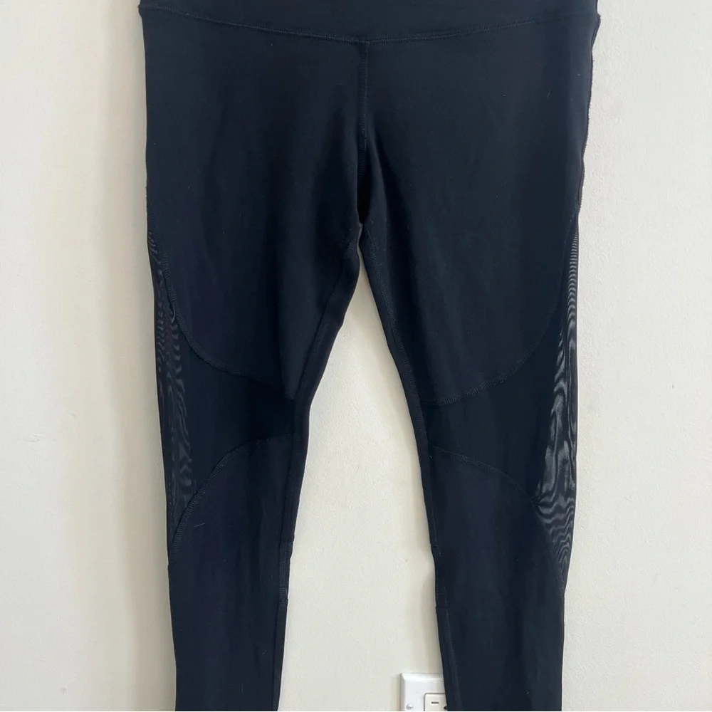 ALO Yoga sleek black